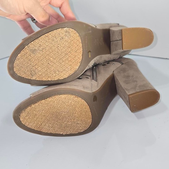 Jessica Simpson Midara Suede Peep Toe Studded Ankle Boot Size 9M - Picture 6 of 8